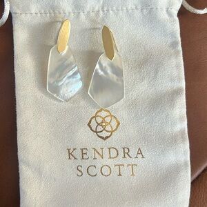 Kendra Scott Camila Drop Earrings in Gold